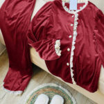 بيچامة قطيفة ناعمة دانتيل شتوي