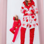 بيجامة قطيفة شتوي حريمي حمراء