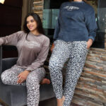 بيجامة قطيفة Chi Omega شتوي