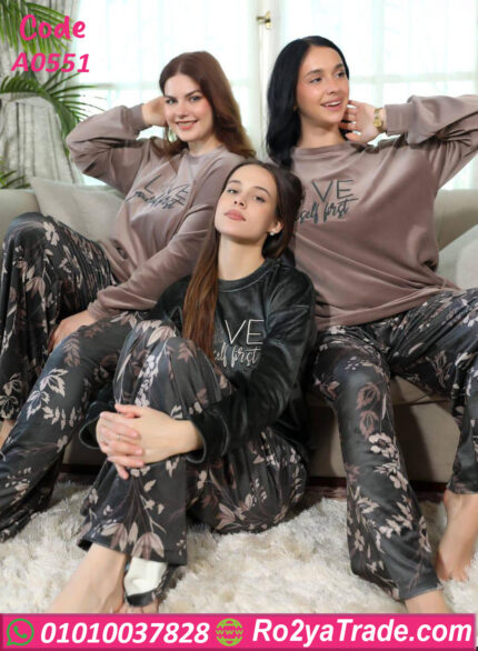 بيجامة شتوي حريمي قطيفة ناعمة