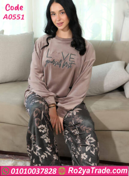 بيجامة شتوي حريمي قطيفة ناعمة