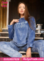 بيچامة قطيفة ناعمة