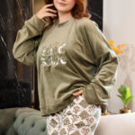 بيجامة شتوي قطيفة مطرزة