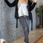 بيجامه حريمي ساتان مع روب قطيفة