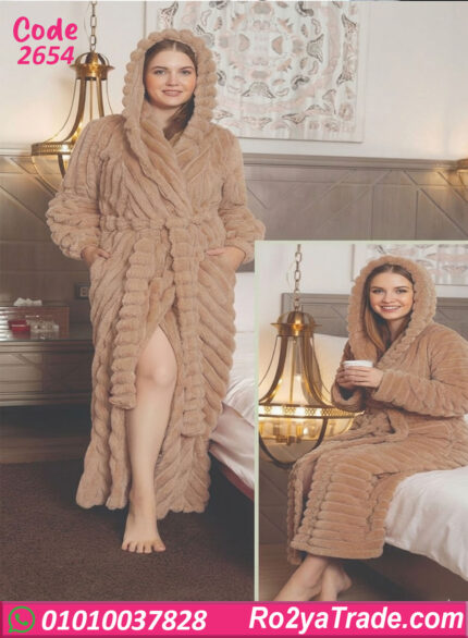 روب حريمي شتوي قطيفة بكابيشو
