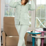 بيجامه حريمي شتوي قطيفة بكابيشو