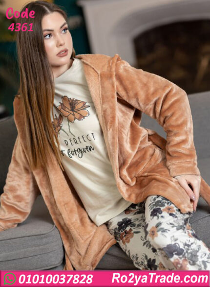 بيجامة حريمي شتوي مع روب