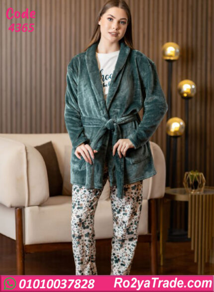 بيجامة حريمي شتوي مع روب