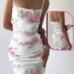 فستان صيفي قصير بنقشة ورد