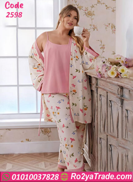 بيجامة حريمي بالروب